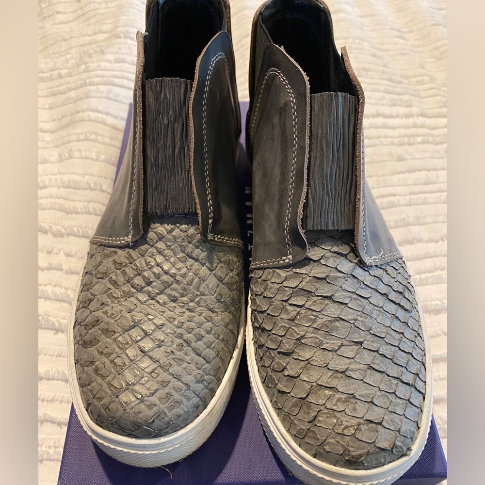 Kaans Grey ankle booties.